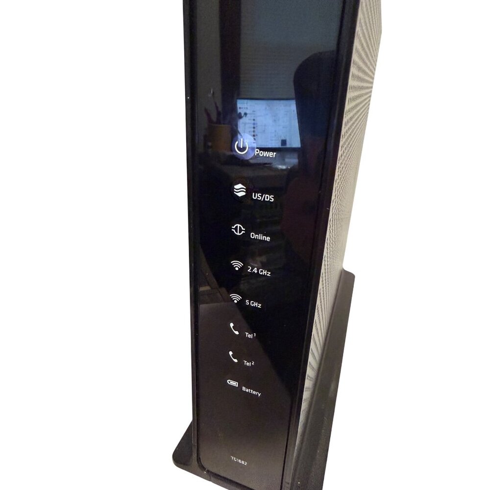 Arris TG1682 Cable Modem WiFi Router Gateway DOCSIS 3.0 Dual-Band with Cable - Picture 7 of 7